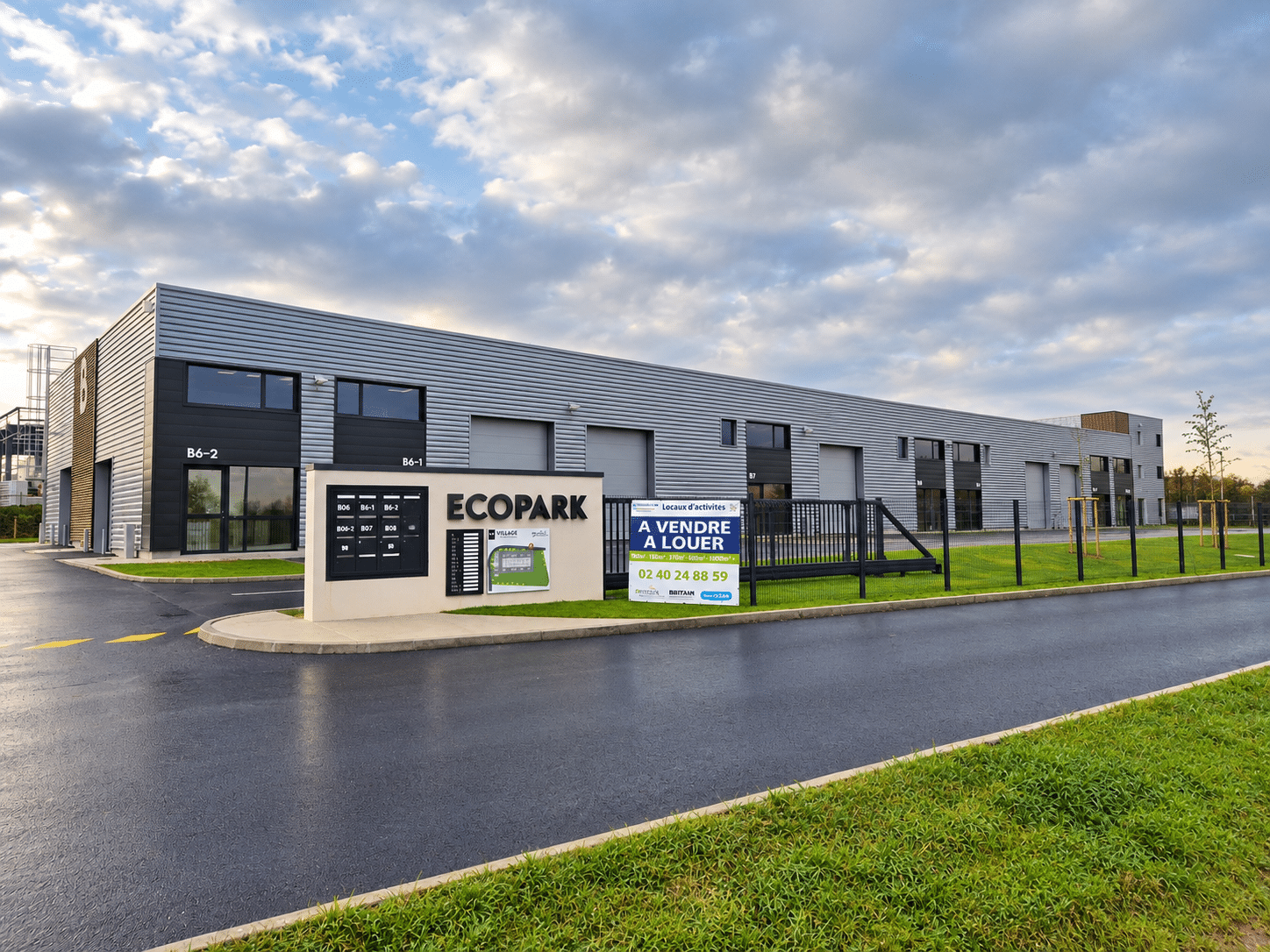À vendre / À louer   Village d&rsquo;entreprises – À partir de 89m